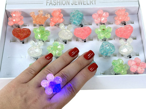 Pierścionek ze światlem